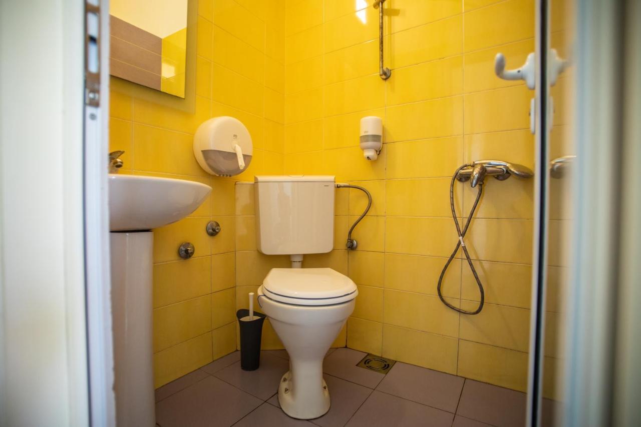 All In Hostel Belgrad Exterior foto